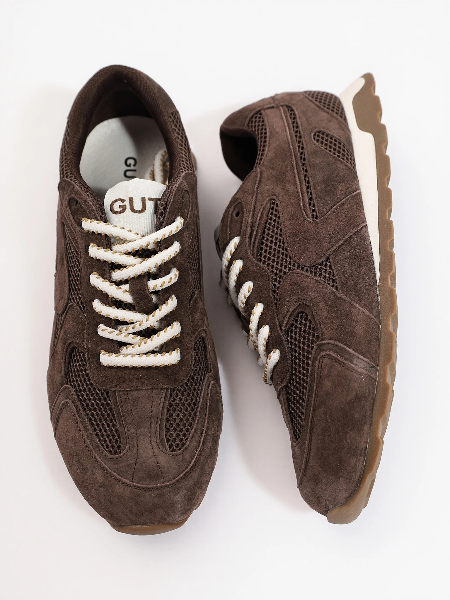 Кроссовки комбинированные темно-коричневого цвета на низкой подошве